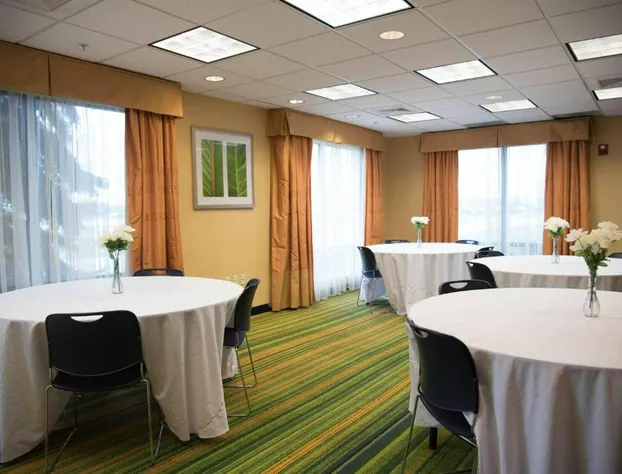 Fairfield Inn and Suites by Marriott Muskegon Norton Shores hotel detail image 4