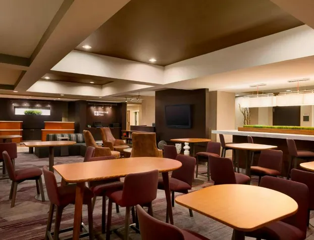 Courtyard Champaign hotel detail image 3