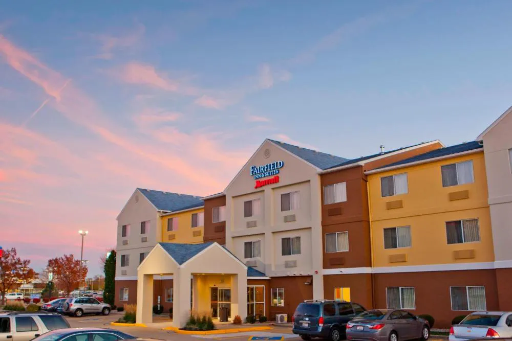 Fairfield Inn & Suites by Marriott Champaign hotel hero