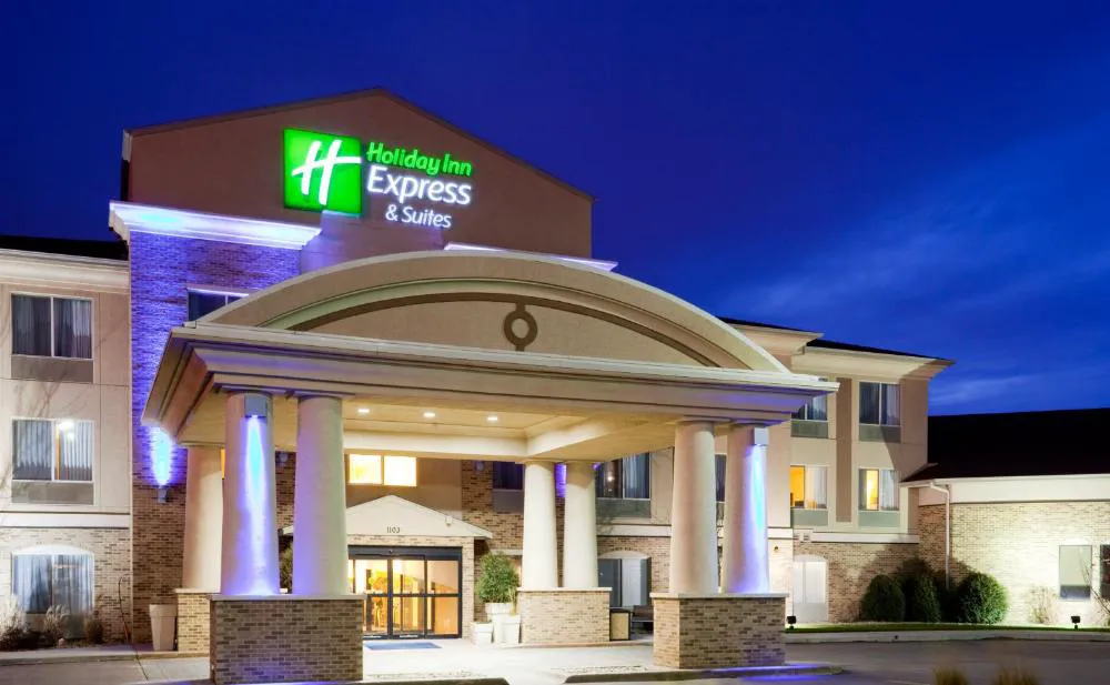 Holiday Inn Express & Suites Brandon by IHG hotel hero