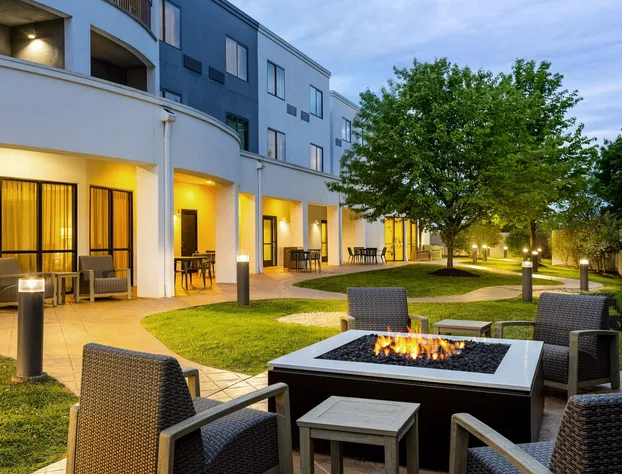 Courtyard by Marriott Kingston hotel detail image 2