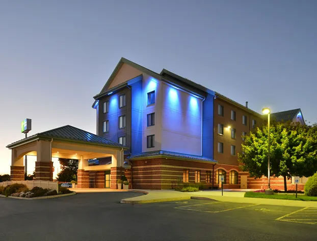 Holiday Inn Express Breezewood by IHG hotel detail image 4