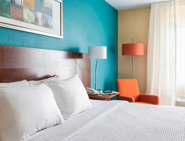 Fairfield Inn & Suites Mansfield Ontario hotel detail image 4