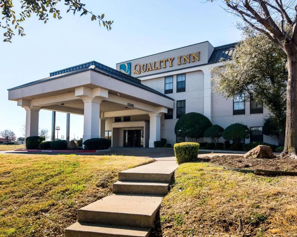 Days Inn by Wyndham Fort Worth North / Fossil Creek hotel hero