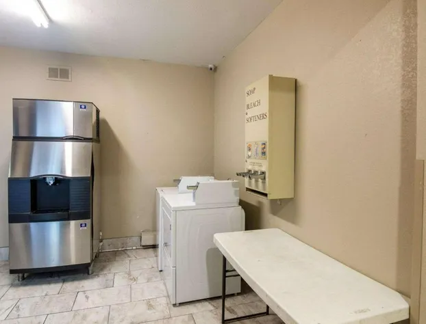 Days Inn by Wyndham Fort Worth North / Fossil Creek hotel detail image 1