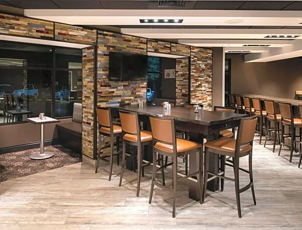 DoubleTree by Hilton Raleigh Crabtree Valley hotel detail image 4