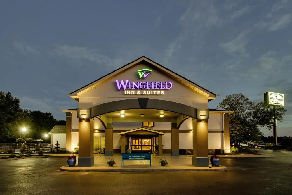 Greenfield Inn & Suites Owensboro, KY Airport hotel hero
