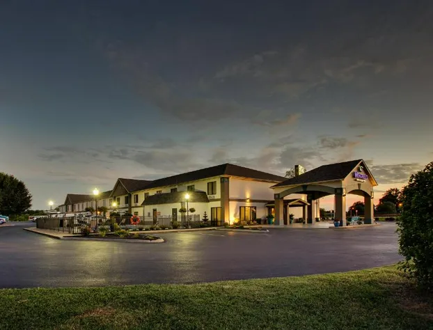 Greenfield Inn & Suites Owensboro, KY Airport hotel detail image 1