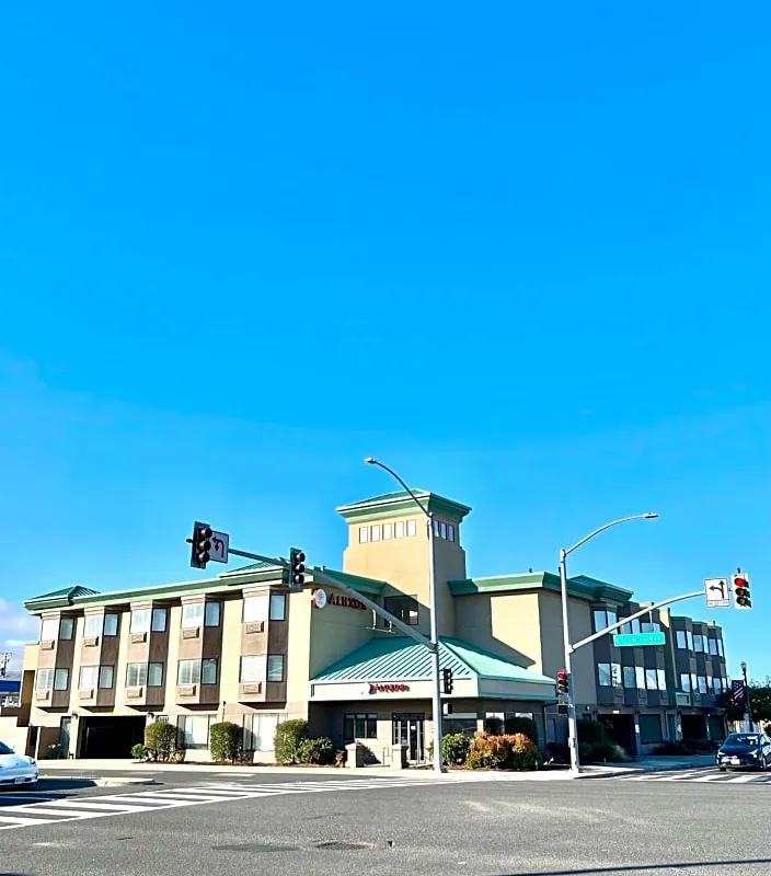 Hotel Aluxor SFO hotel hero