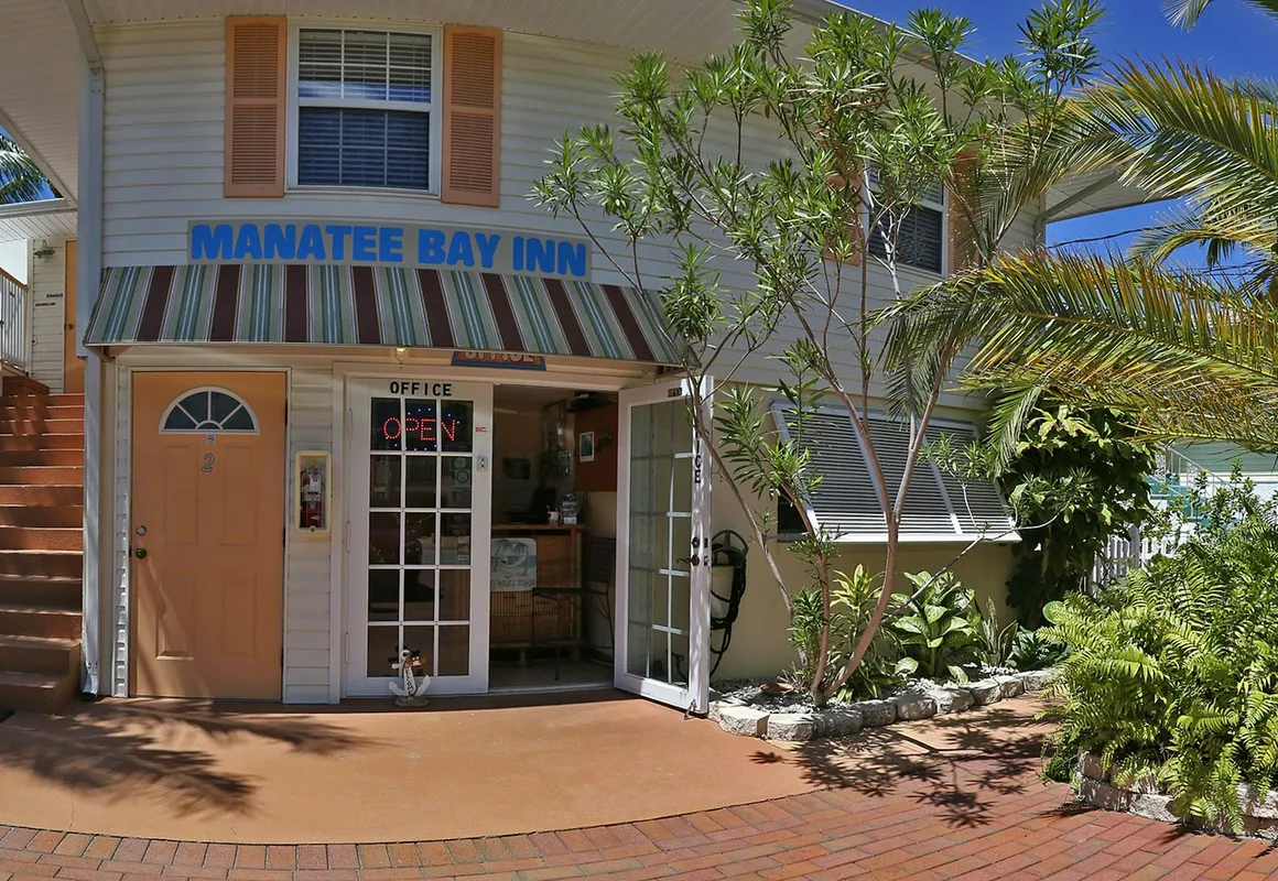 Manatee Bay Inn - Near Fishing Pier Fort Myers Beach hotel hero