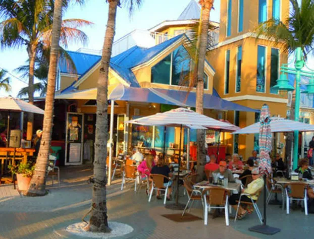 Manatee Bay Inn - Near Fishing Pier Fort Myers Beach hotel detail image 3