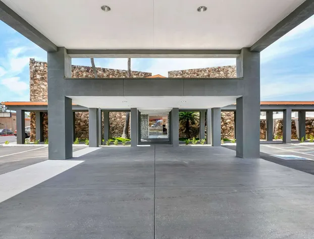 Clarion Pointe Fresno near Yosemite hotel detail image 3