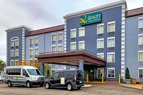 Quality Inn & Suites CVG Airport hotel detail image 3