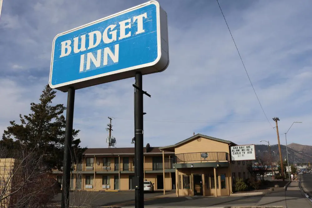 Budget Inn hotel hero