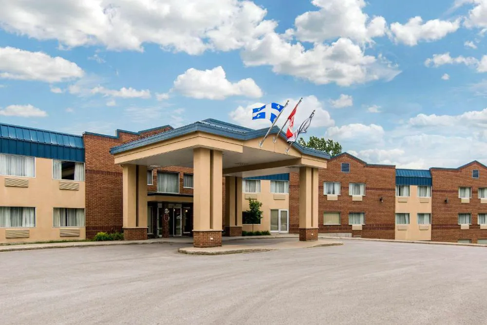 Comfort Inn & Suites Shawinigan hotel hero