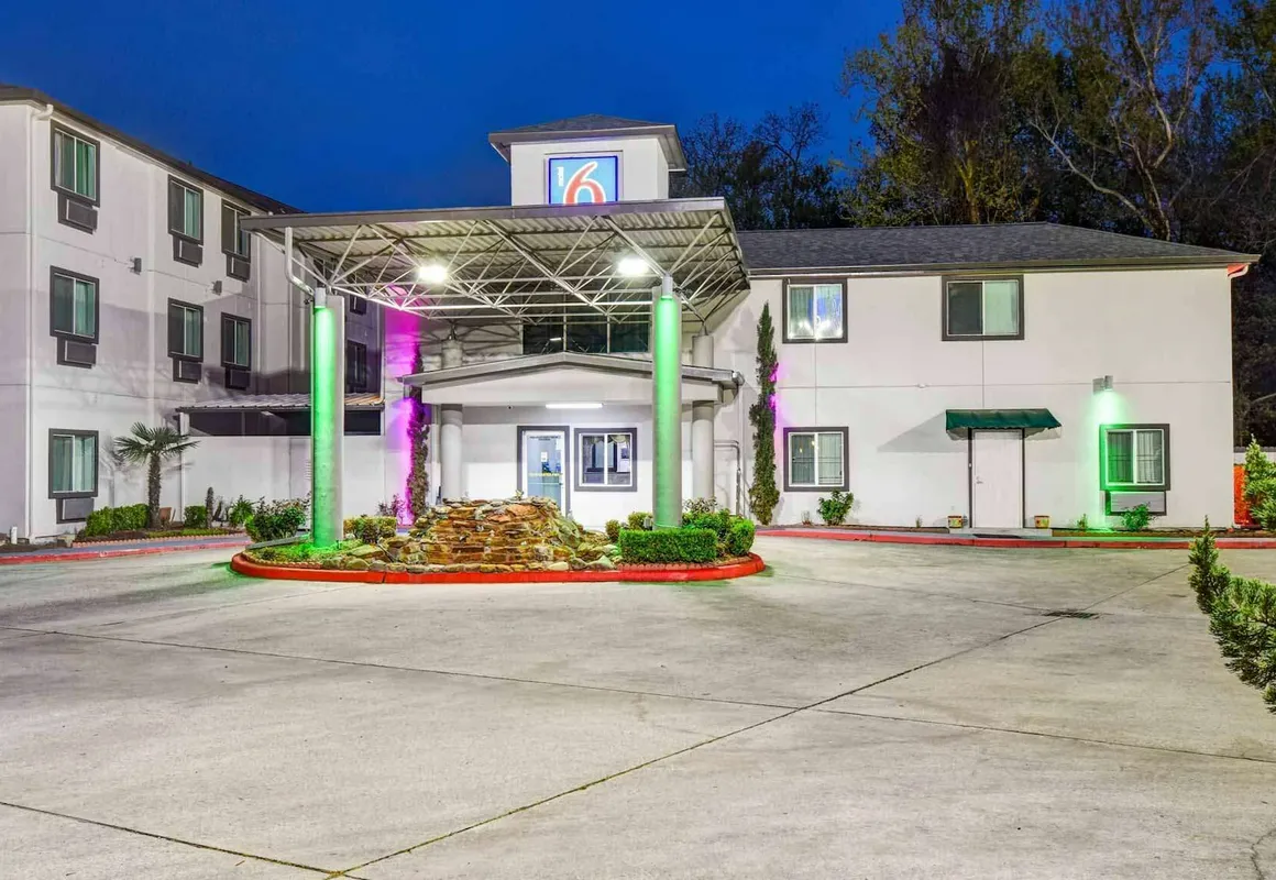 Motel 6 Humble, TX - Houston International Airport hotel hero