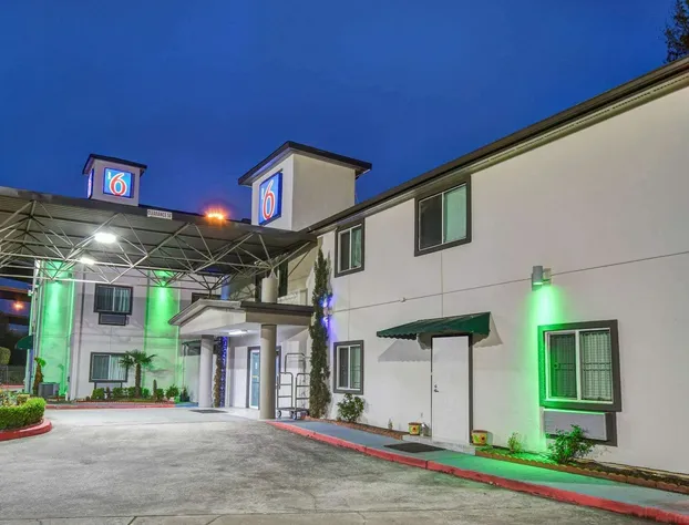 Motel 6 Humble, TX - Houston International Airport hotel detail image 2