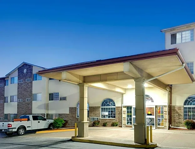 Super 8 by Wyndham Kansas City hotel detail image 1