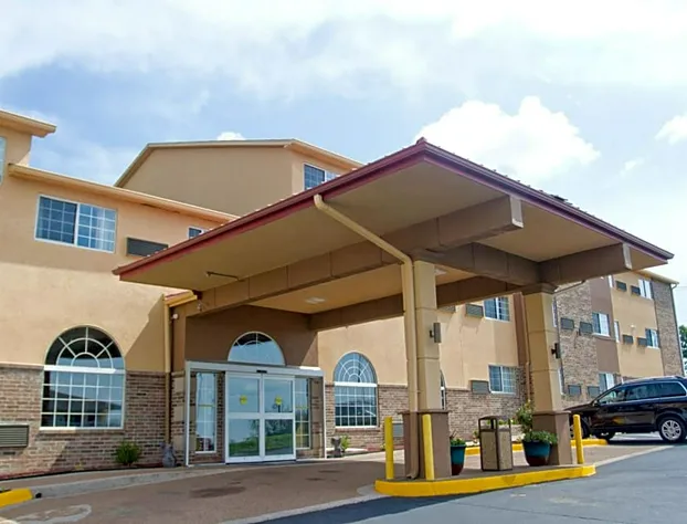 Super 8 by Wyndham Kansas City hotel detail image 2