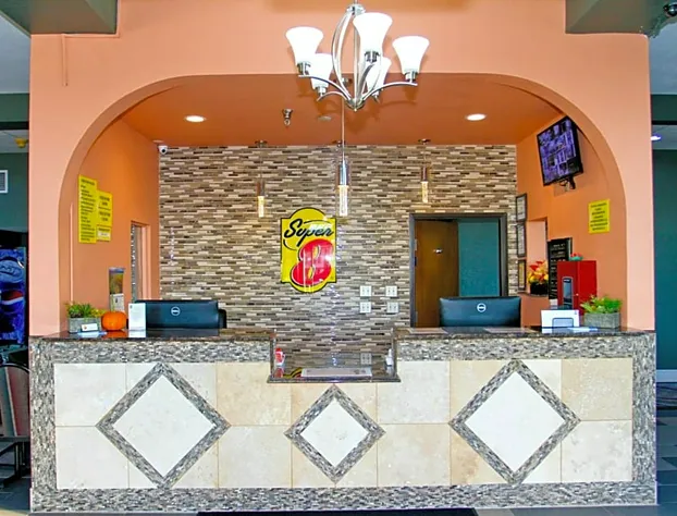 Super 8 by Wyndham Kansas City hotel detail image 4