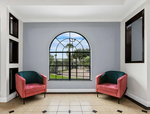 Econo Lodge Inn & Suites Beaumont hotel detail image 3