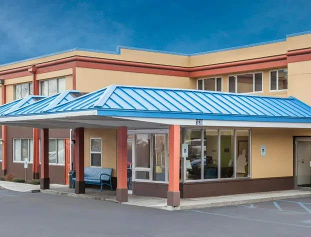 Days Inn by Wyndham Albany SUNY hotel detail image 4