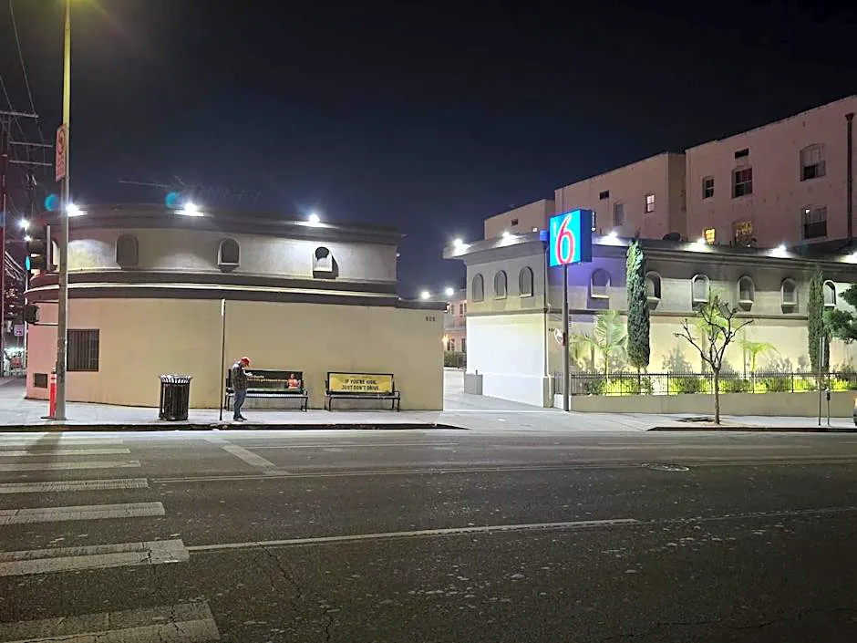 Motel 6 Los Angeles, CA - Downtown hotel hero