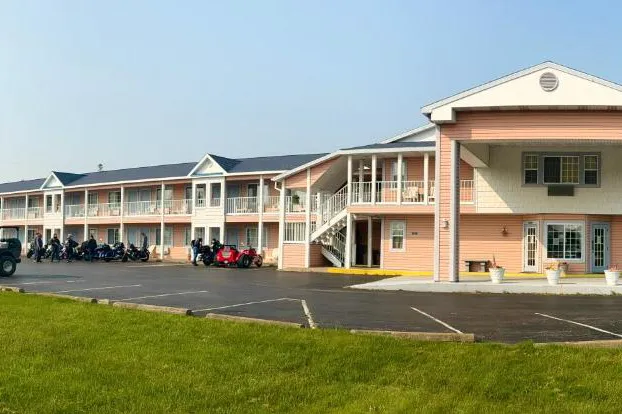 Great Lakes Inn hotel detail image 1