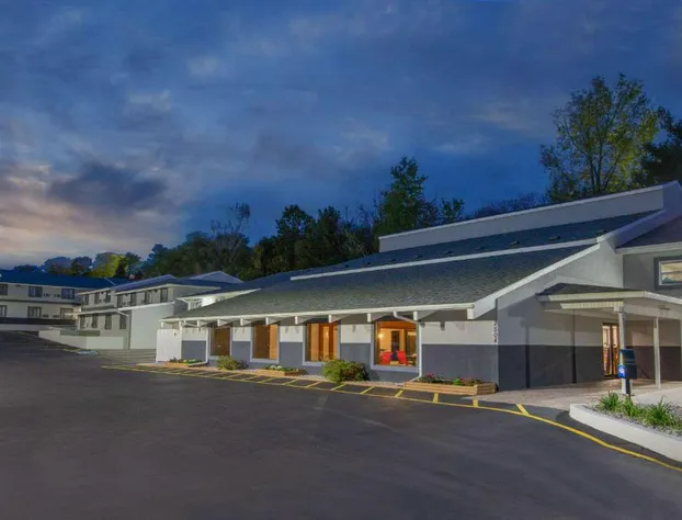 Days Inn & Suites by Wyndham Wisconsin Dells hotel detail image 4