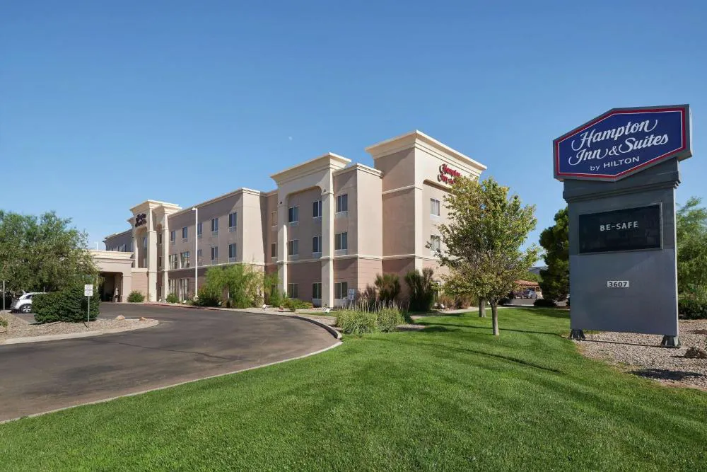 Hampton Inn & Suites Roswell hotel hero