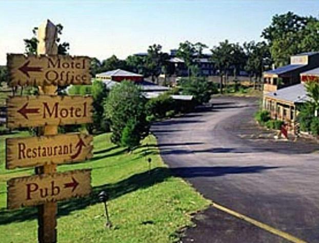 Outback Roadhouse Motel & Suites Branson hotel detail image 2