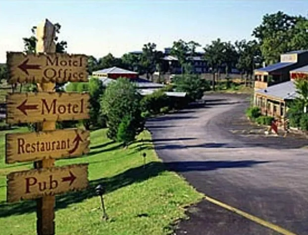 Outback Roadhouse Motel & Suites Branson hotel detail image 2