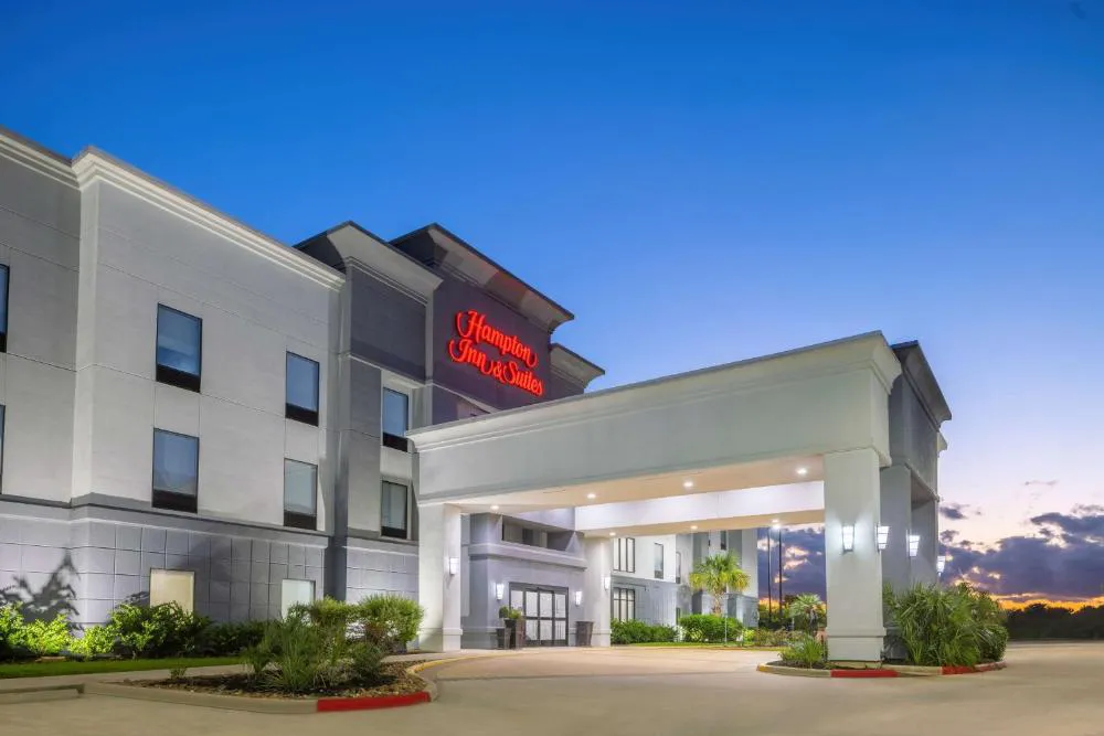Hampton Inn & Suites Brenham hotel hero