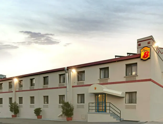 Super 8 by Wyndham Long Island City LGA Hotel hotel detail image 2