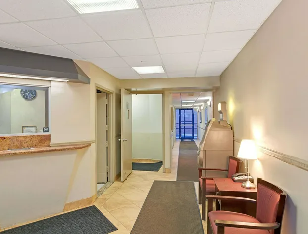 Super 8 by Wyndham Long Island City LGA Hotel hotel detail image 3