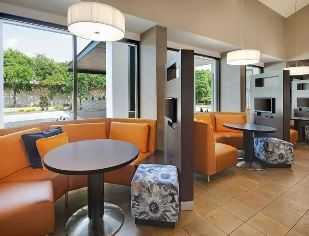 Courtyard by Marriott Addison Midway hotel detail image 4