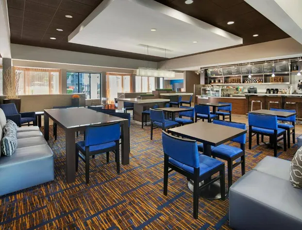 Courtyard by Marriott Addison Midway hotel detail image 4