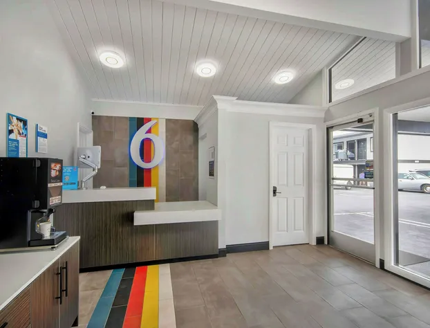 Studio 6 Eureka, CA – Old Town hotel detail image 4