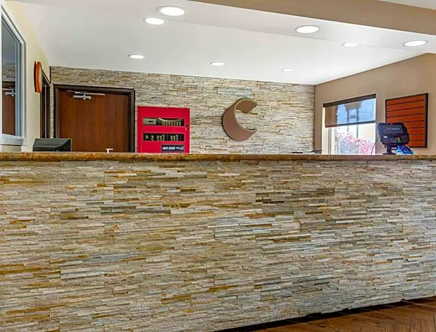 Comfort Inn & Suites Phoenix North / Deer Valley hotel detail image 1