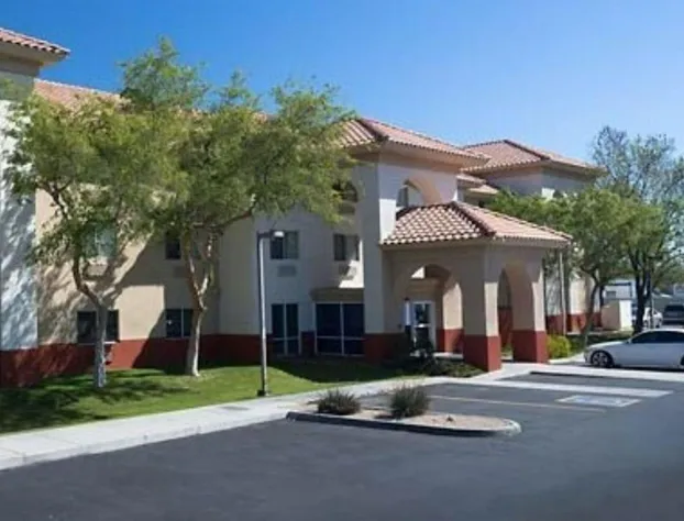 Comfort Inn & Suites Phoenix North / Deer Valley hotel detail image 1