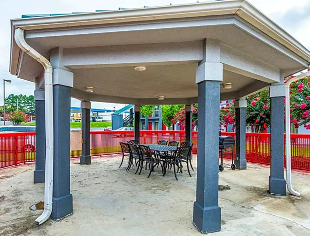 Econo Lodge - Oxmoor hotel detail image 2