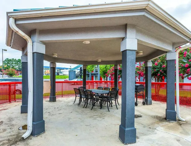 Econo Lodge - Oxmoor hotel detail image 3