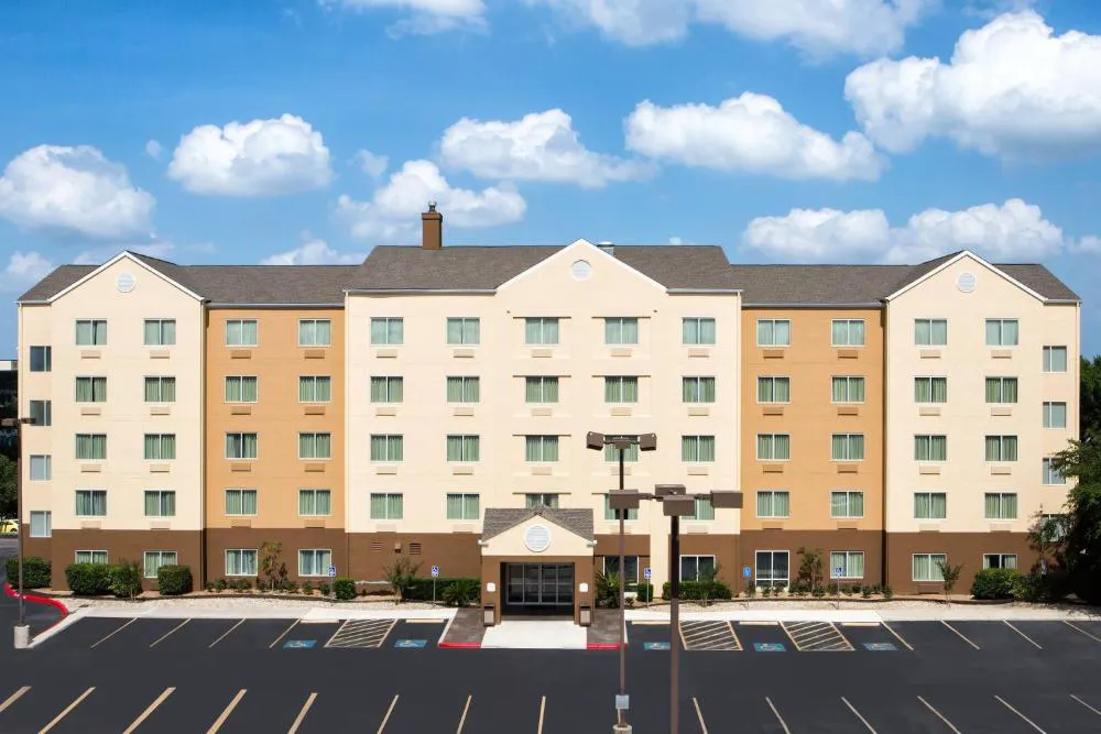 Fairfield Inn & Suites San Antonio Airport/North Star Mall hotel hero