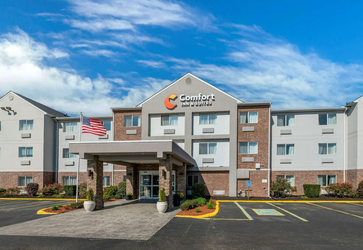 Comfort Inn & Suites Zanesville City Center hotel hero