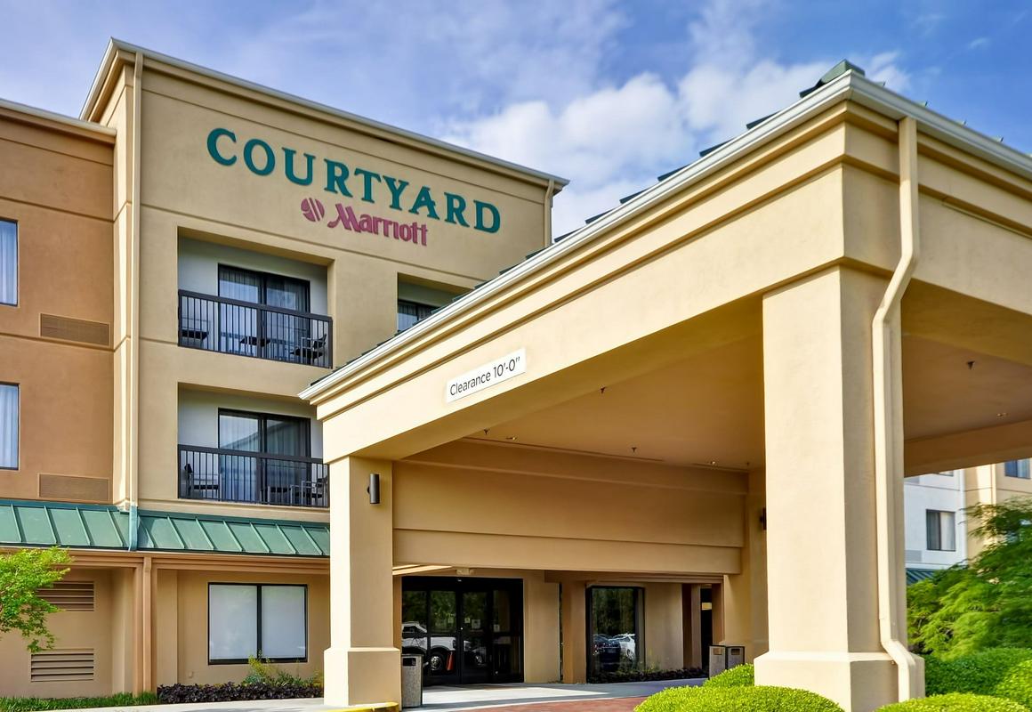 Courtyard by Marriott Dalton hotel hero