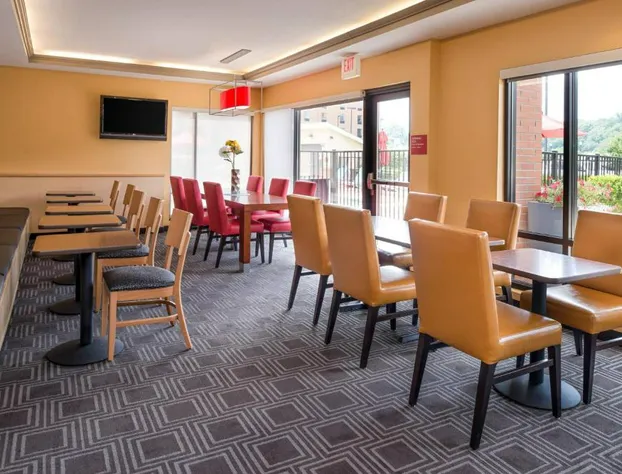 TownePlace Suites by Marriott Huntington hotel detail image 3