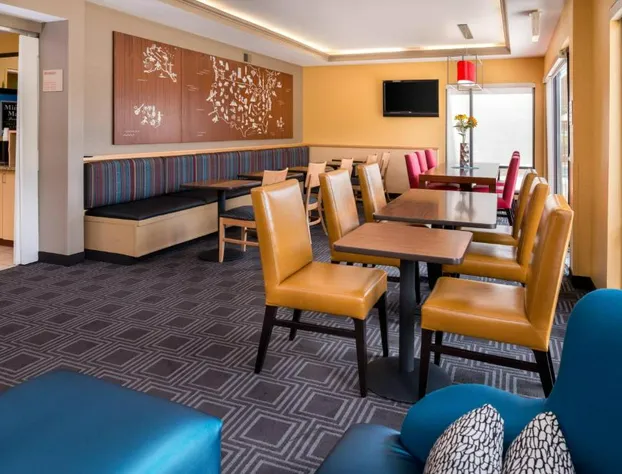 TownePlace Suites by Marriott Huntington hotel detail image 4