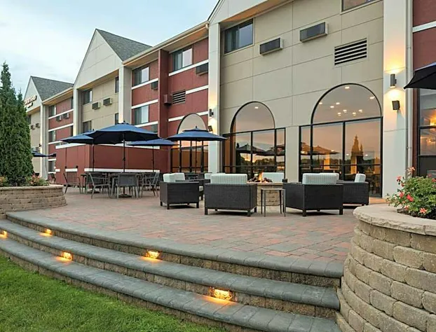 Courtyard by Marriott La Crosse hotel detail image 1