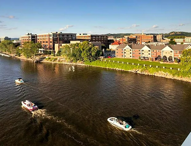 Courtyard by Marriott La Crosse hotel detail image 4