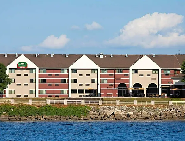 Courtyard by Marriott La Crosse hotel detail image 2